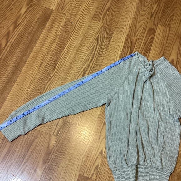 Women’s long sleeve thread sweater size medium color light green - Picture 7 of 9